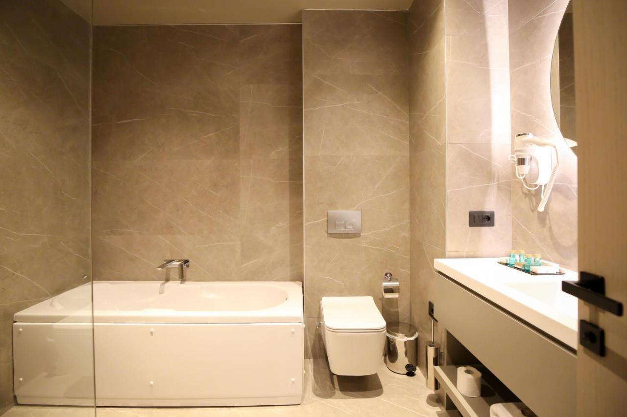 The Central View Boutique Hotel Влёра Экстерьер фото