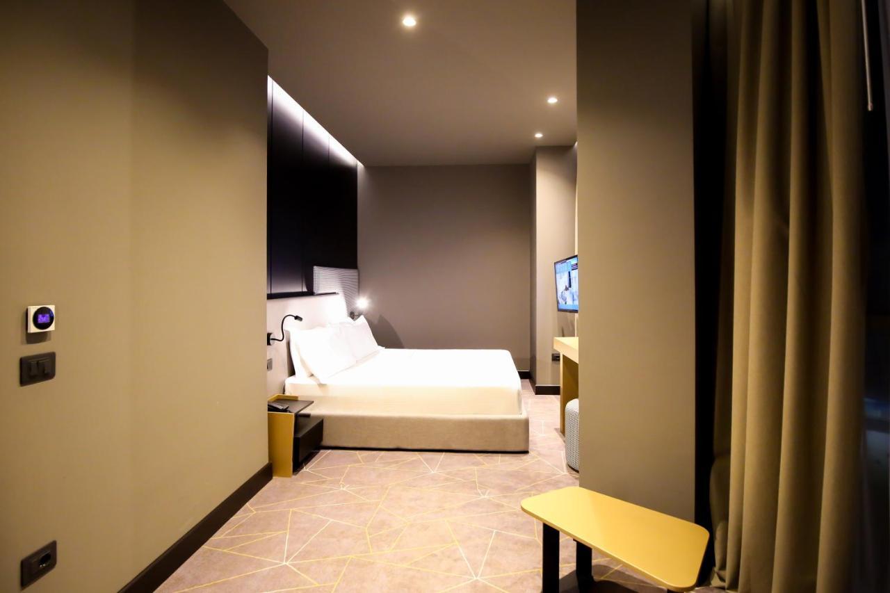The Central View Boutique Hotel Влёра Экстерьер фото